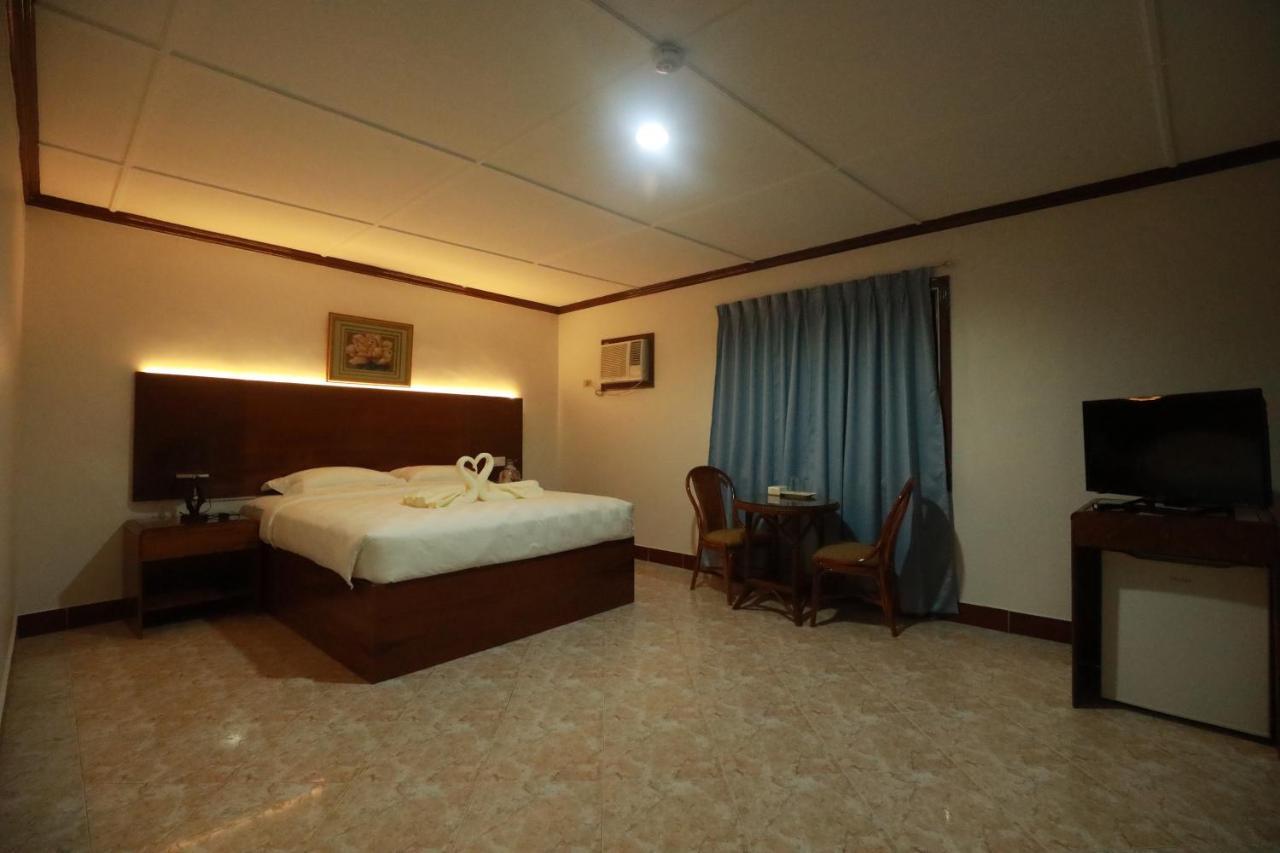 Bohol Plaza Mountain Resort And Restaurant Dauis Kültér fotó